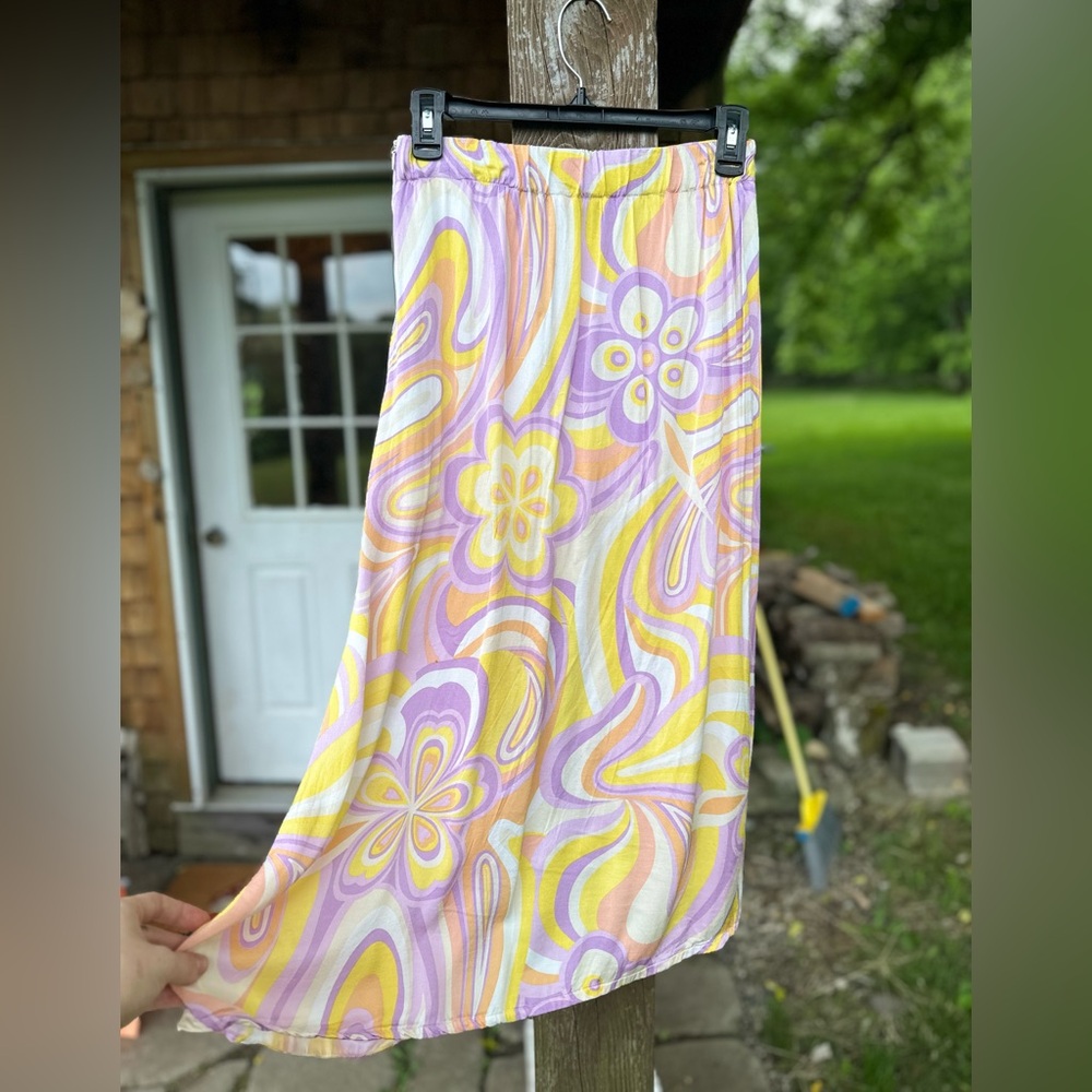 Bershka Midi Skirt with Split in Bright Swirl Pattern - Picture 6 of 7